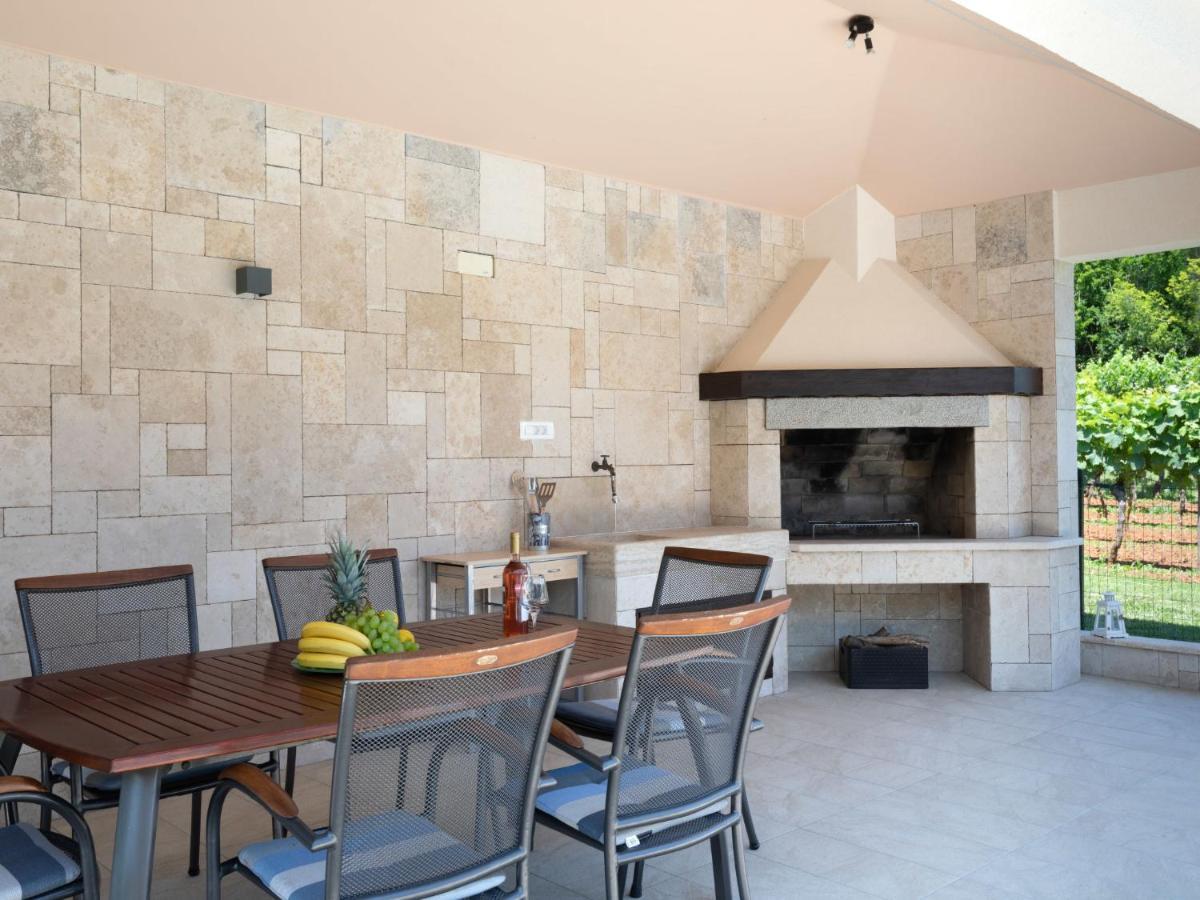 Holiday Home Ana By Interhome Nedescina Exterior photo